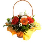 aranjament-floral cu trandafir, Gerbera, fir Lisianthus, Chrysanthemum Santini Lorenzo, Palmier Feriga si Floarea Miresei
