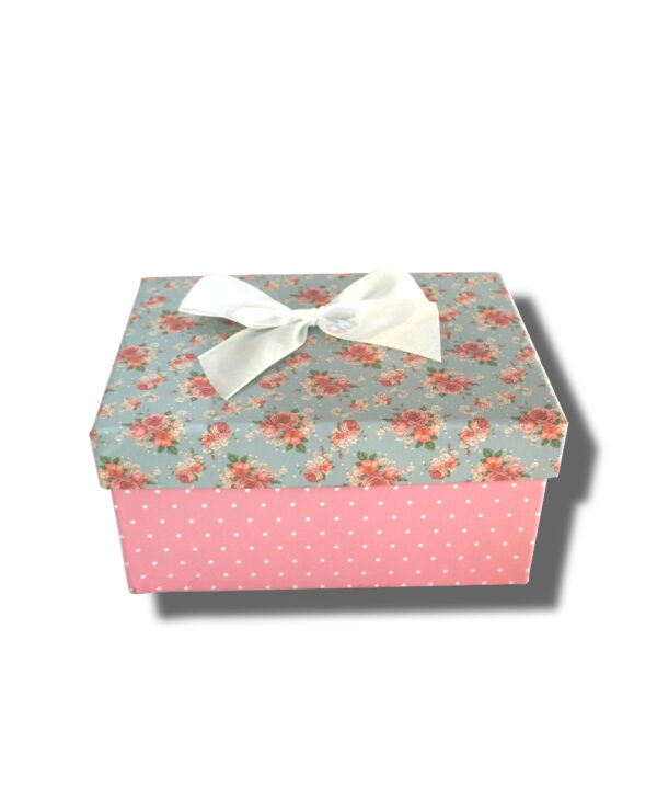 cutie-roz cu funda alba pentru aranjamente florale sau cadouri